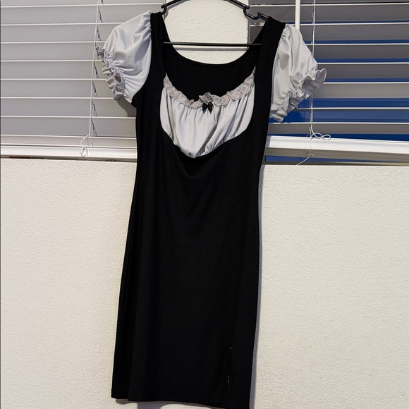 ROMWE Black/white cap sleeve dress with lace detail - Picture 3 of 7